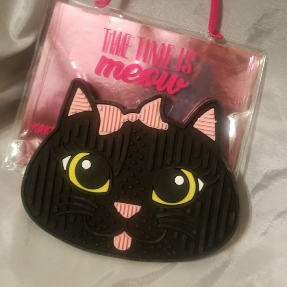 Cat face makeup cleaning pad - Picture 1 of 2